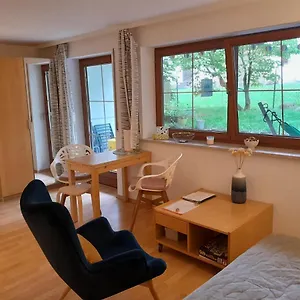 Appartement Mit Kueche Und Balkon Oder Terrasse, Ruhig Und Gut Erreichbar, Piding